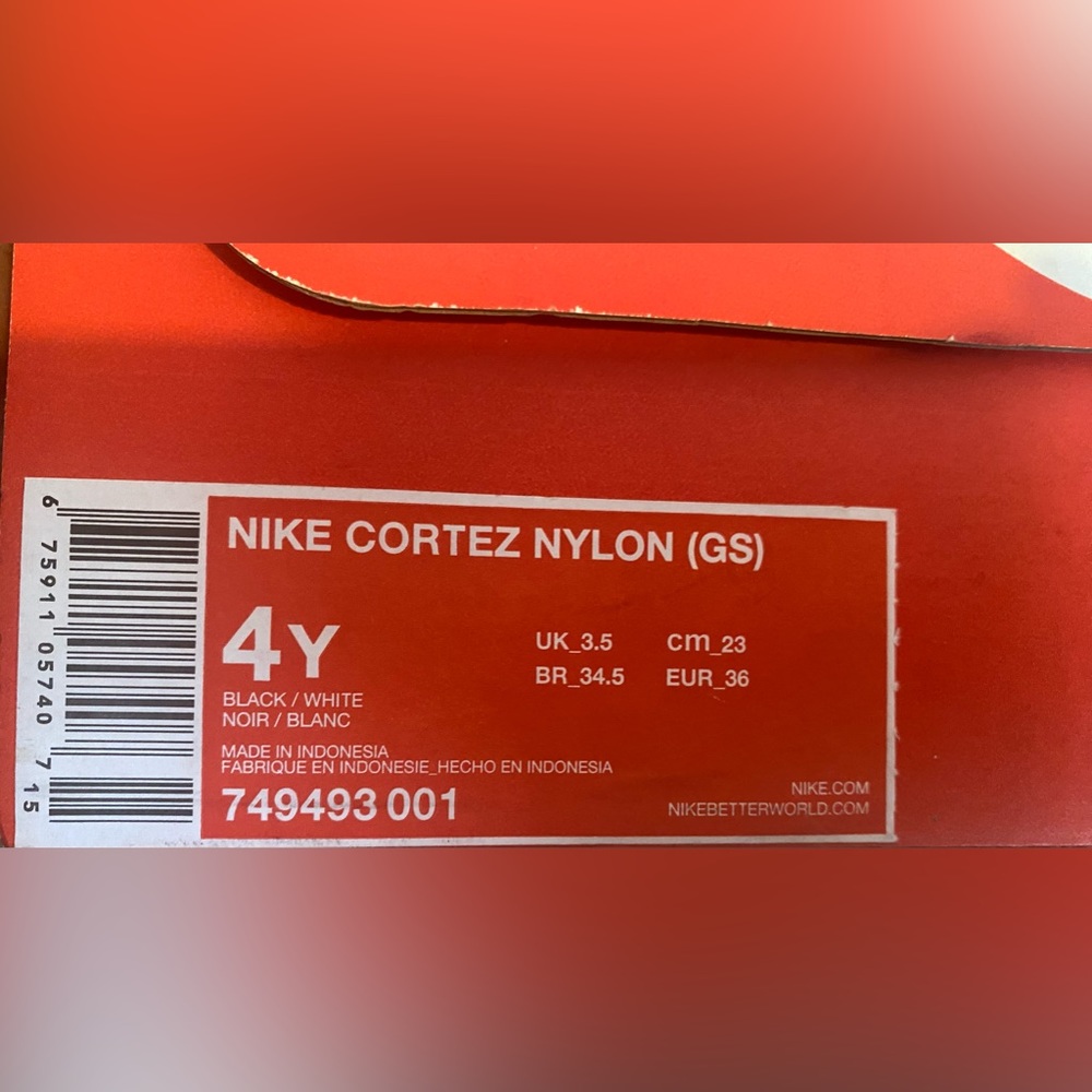 Nike Cortez - Picture 7 of 9